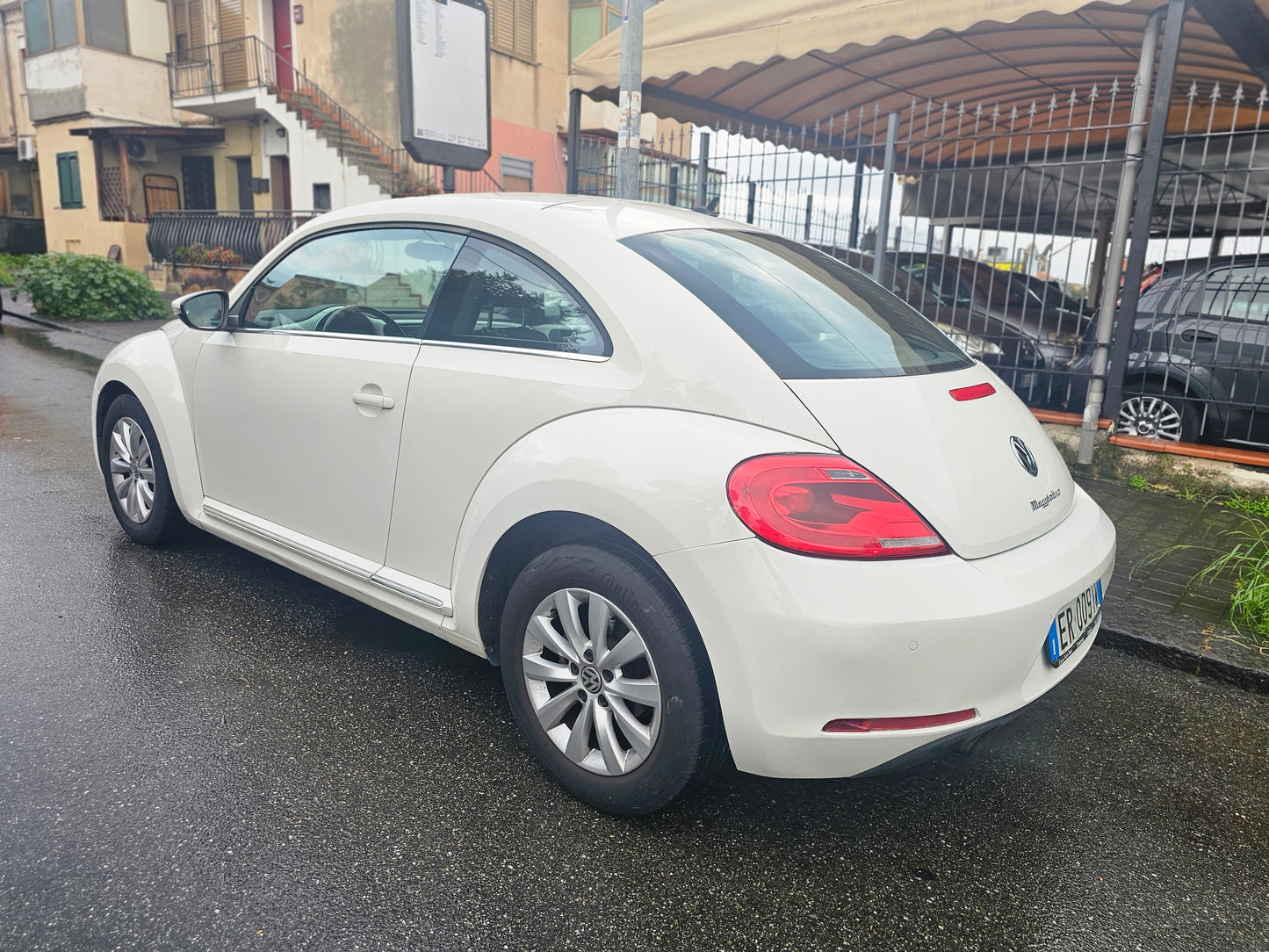 Volkswagen Maggiolino 1.6 TDI Design 77kw