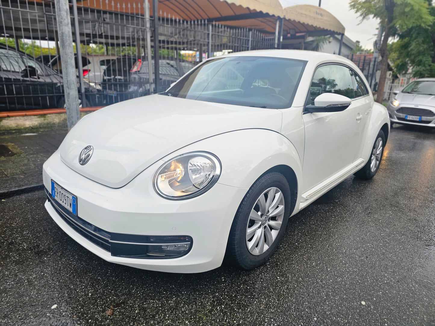 Volkswagen Maggiolino 1.6 TDI Design 77kw